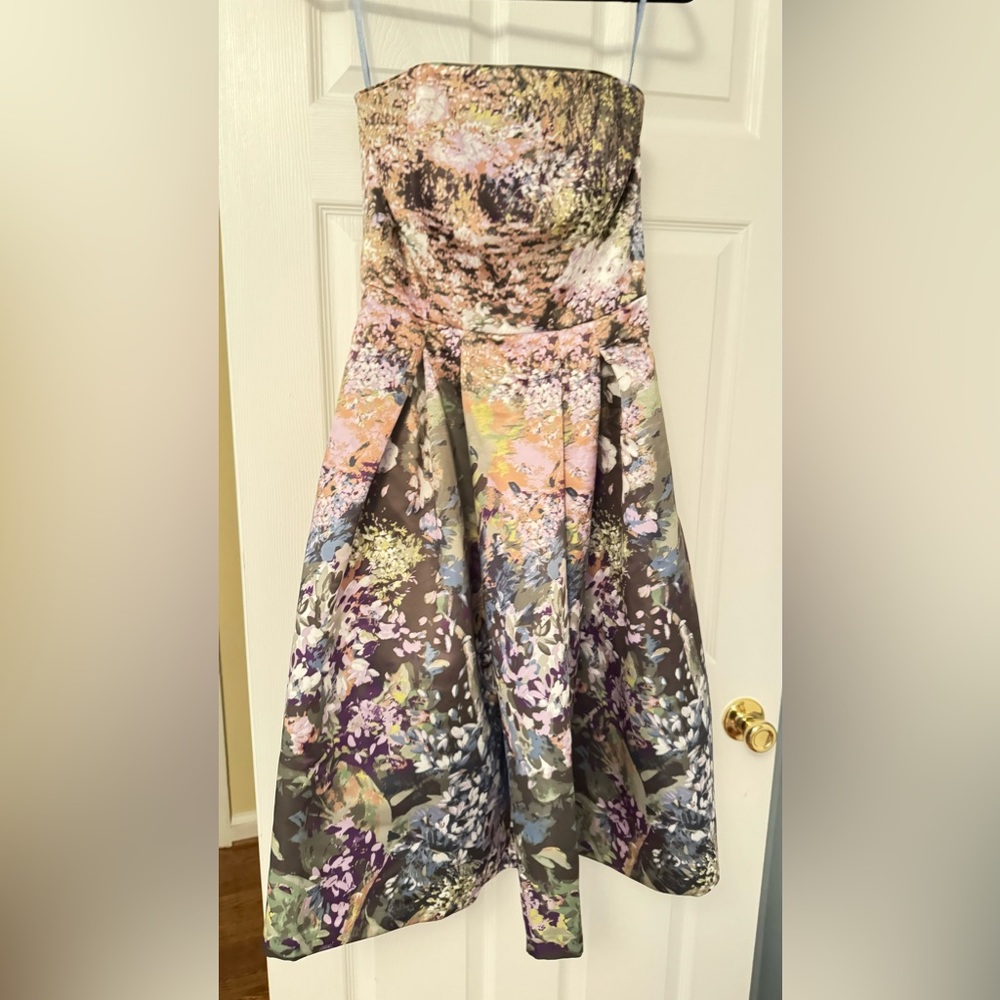 Brand new WHBM waterlily dress strapless with optional straps size 8.